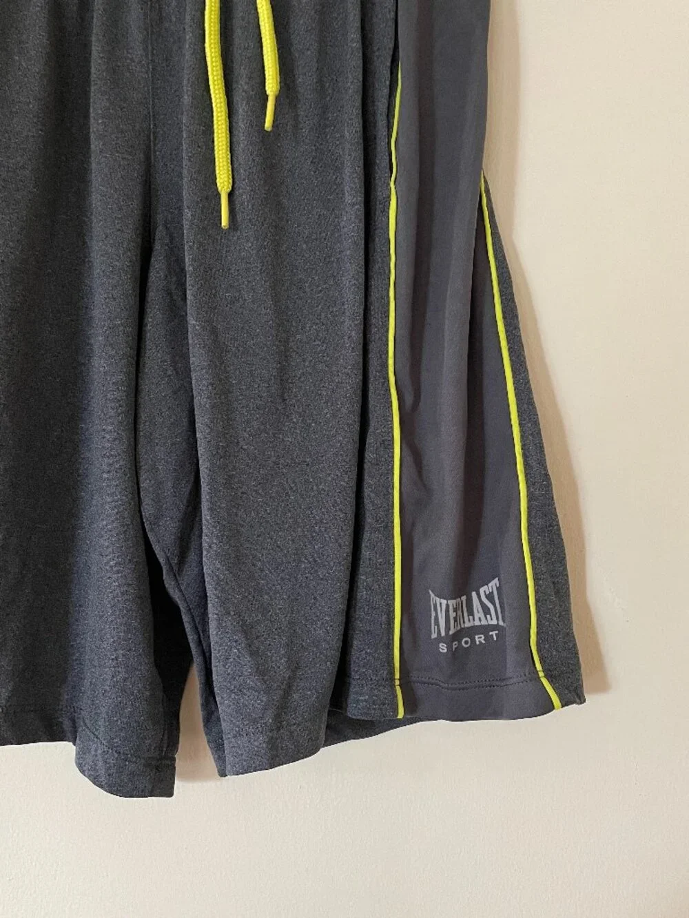 Everlast Polyester shorts made in Egypt, Elastic waist athletic shorts